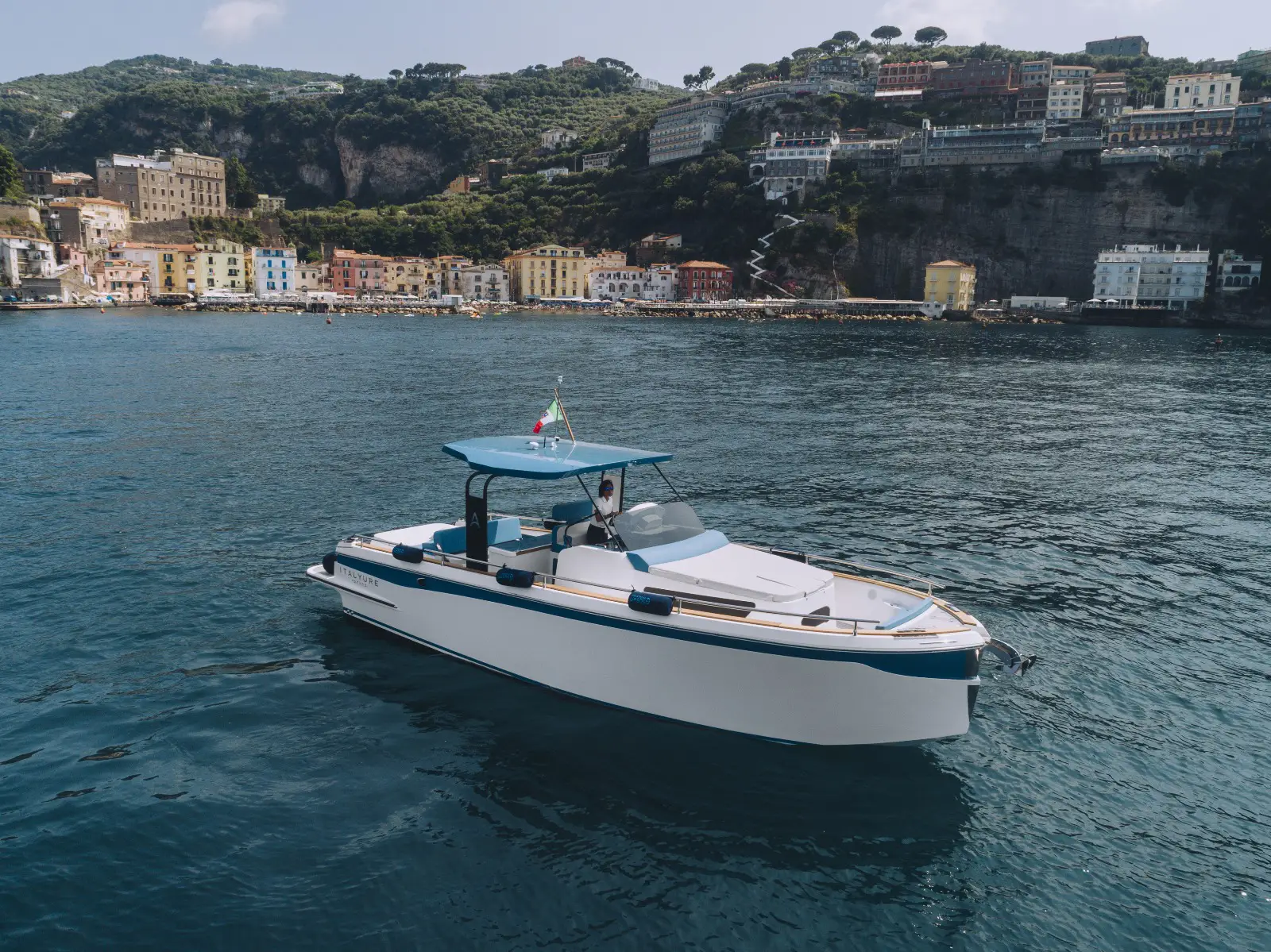 Side view of the Allure 35