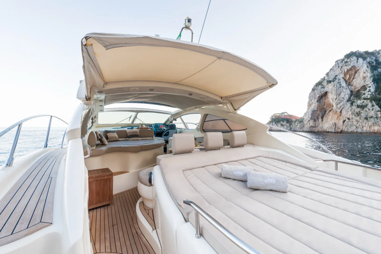Dettaglio poppa Azimut 55