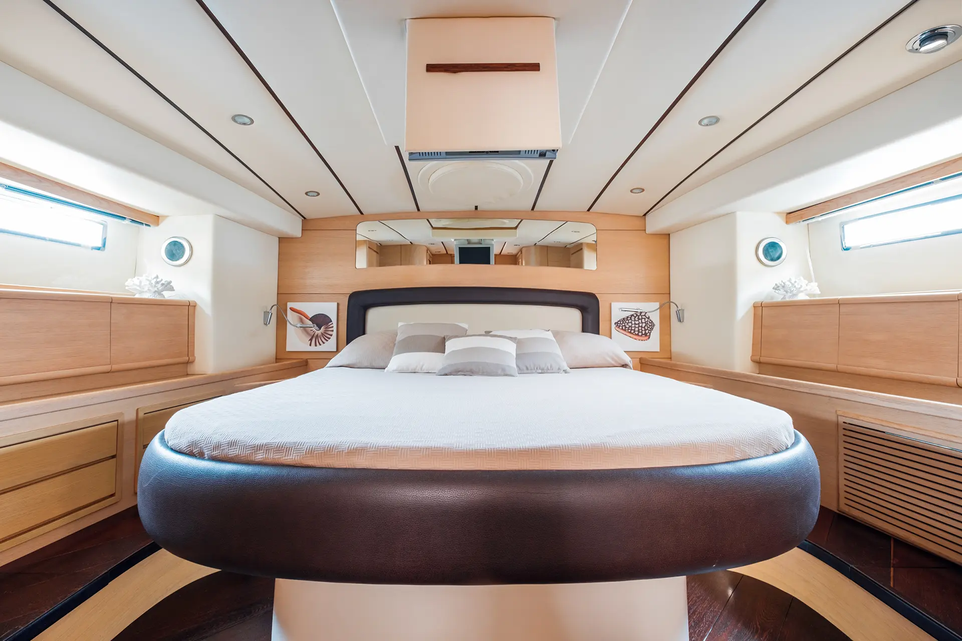 Cabina elegante e comoda del Conam 58