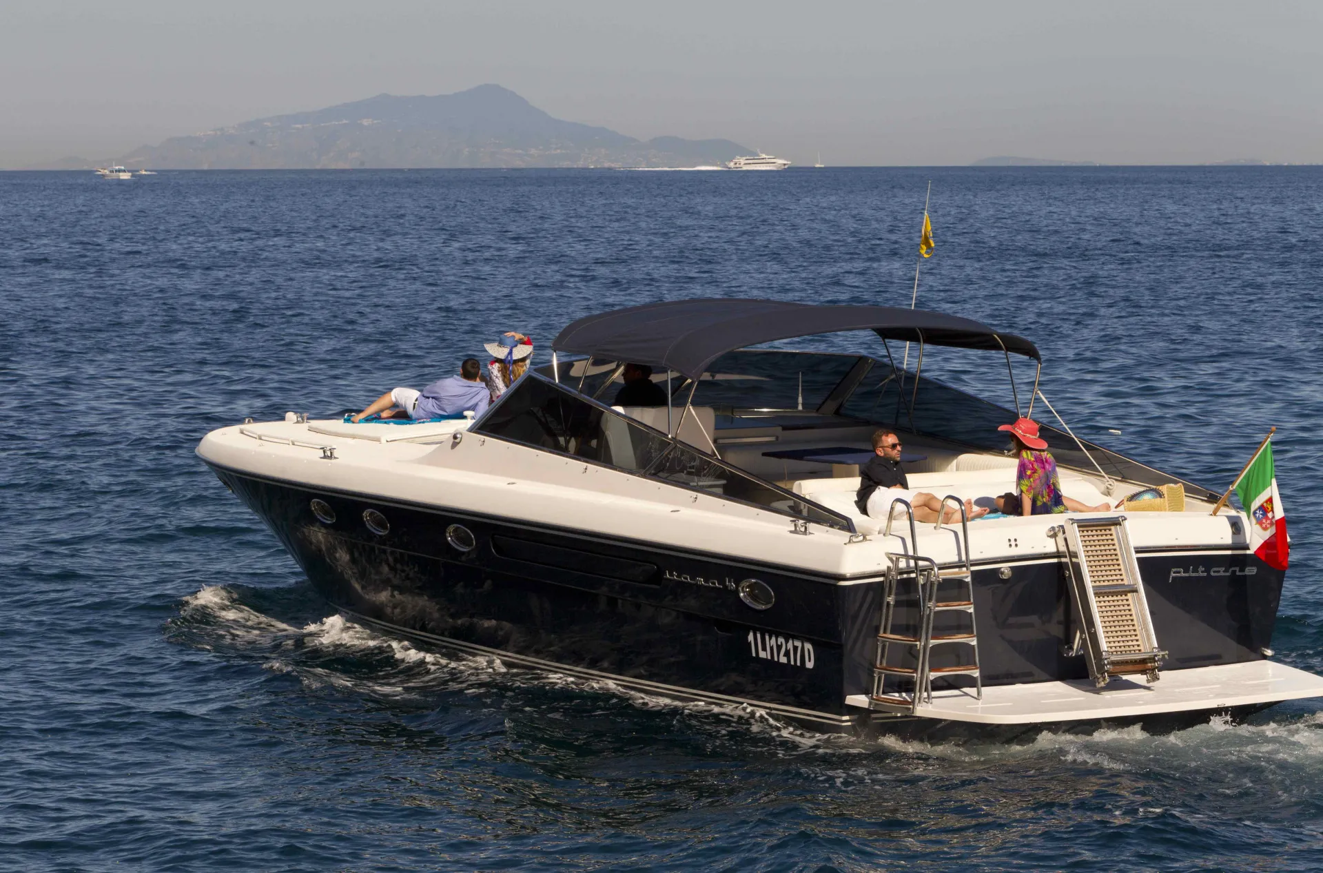 Itama 50 durante un tour privato con ospiti a bordo