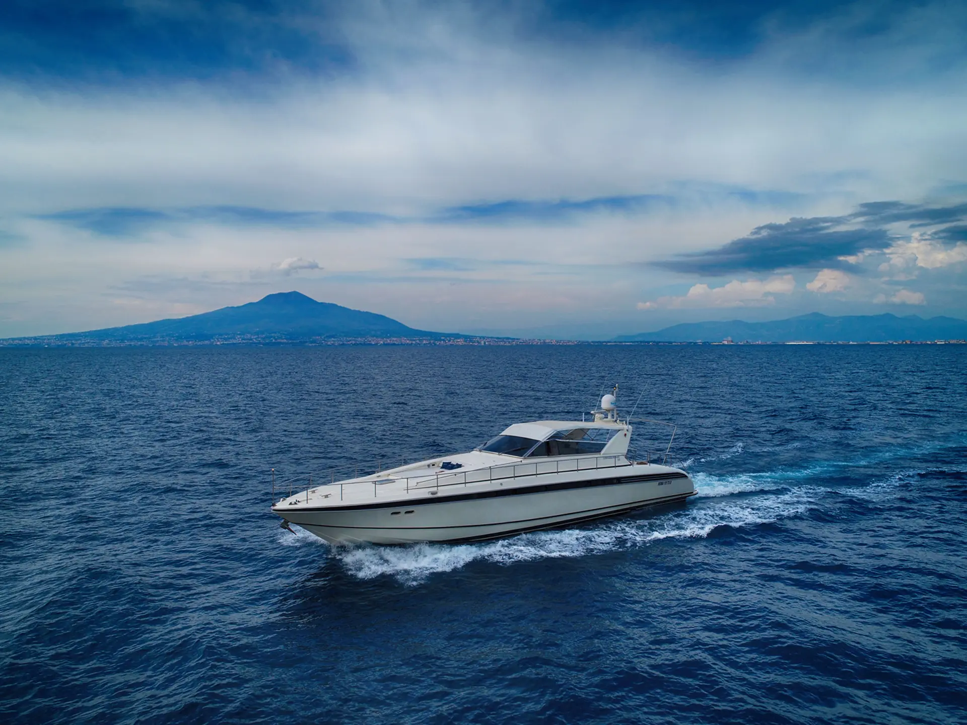 Leopard 72 sailing in the Gulf of Naples