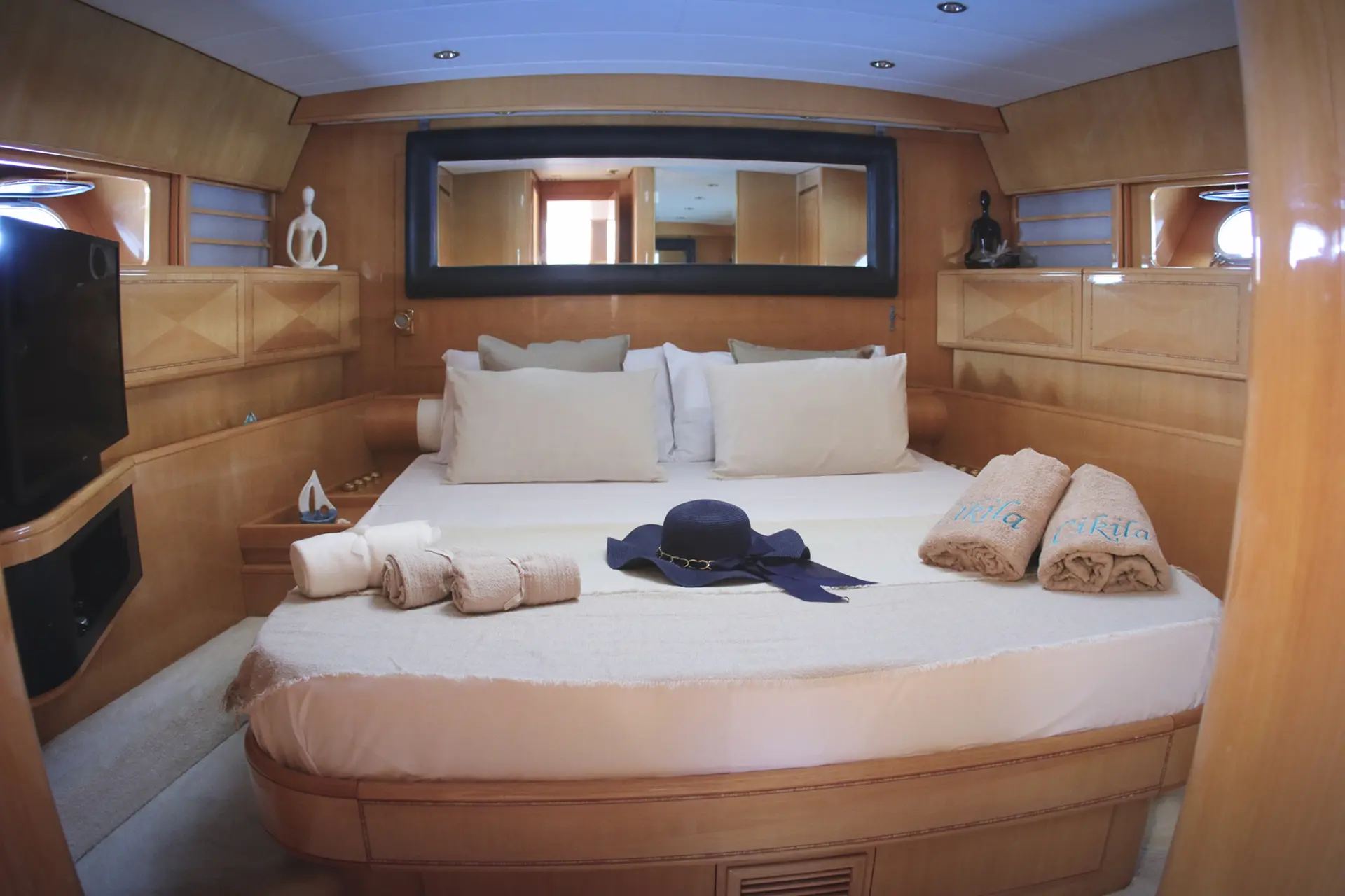 Cabin of the Leopard 72