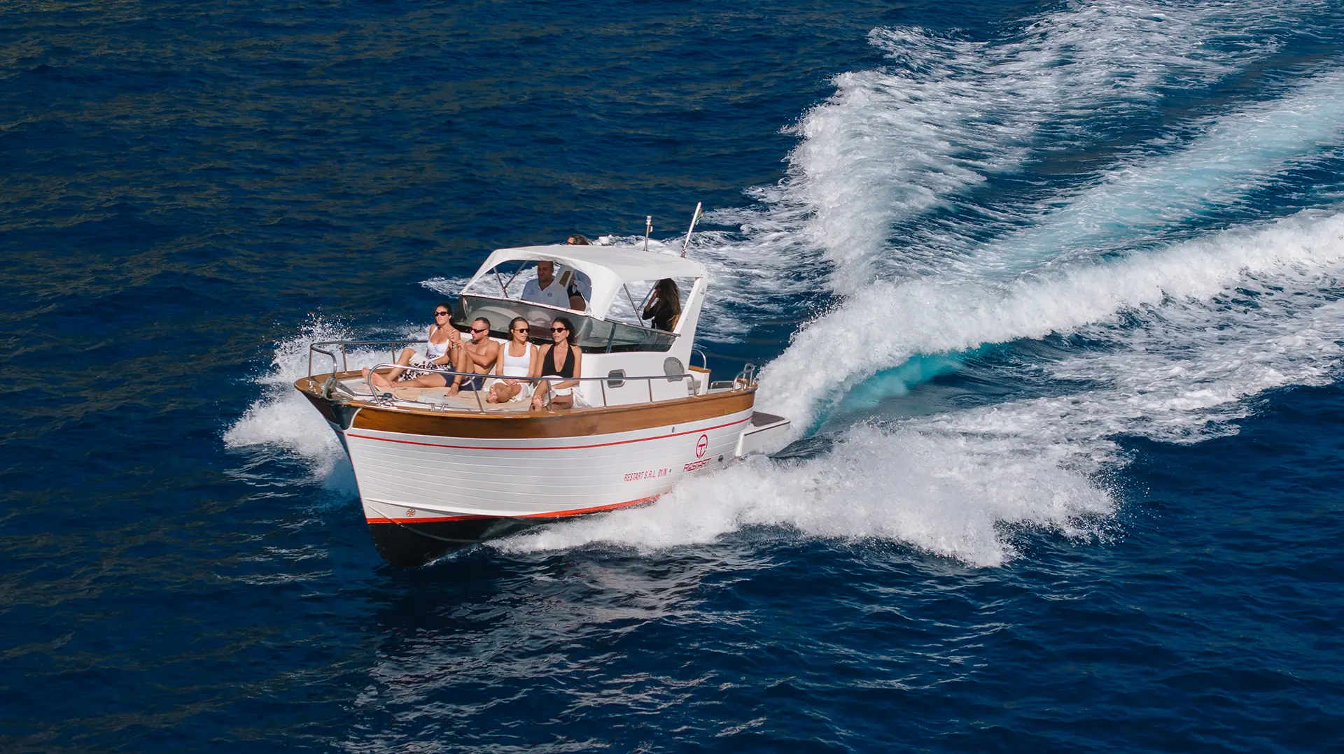 Momenti speciali con famiglia e amici a bordo dello Sparviero Maresca