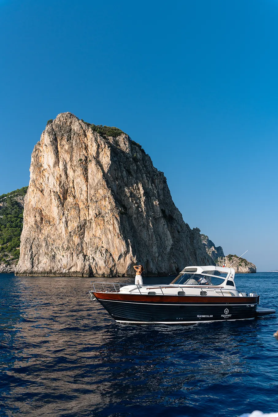 Capri by boat: an unforgettable tour in style and comfort