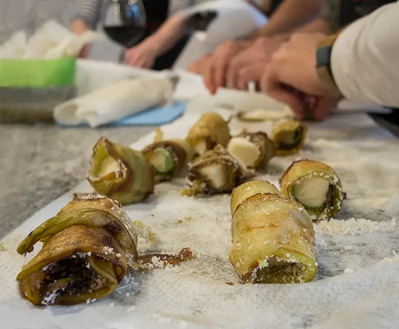 Come preparare piatti tipici di Sorrento durante una cooking class