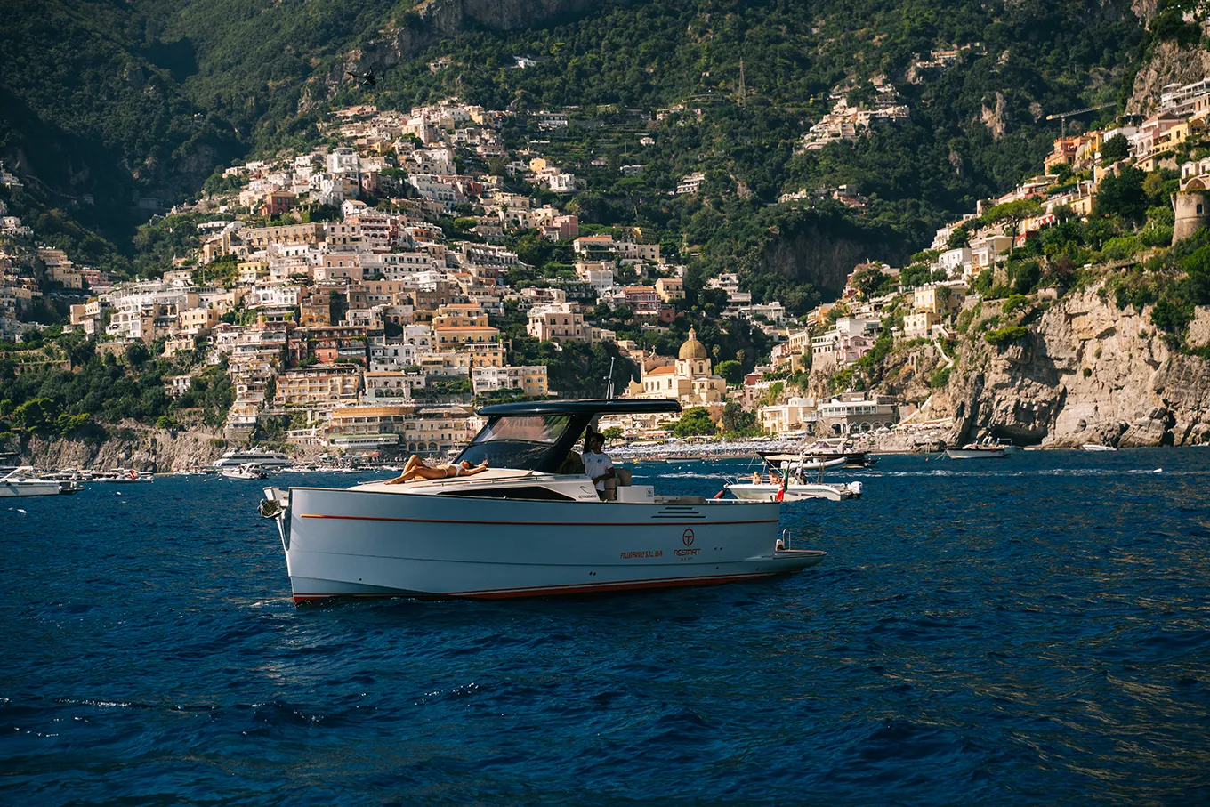 Private boat tour near Positano beach