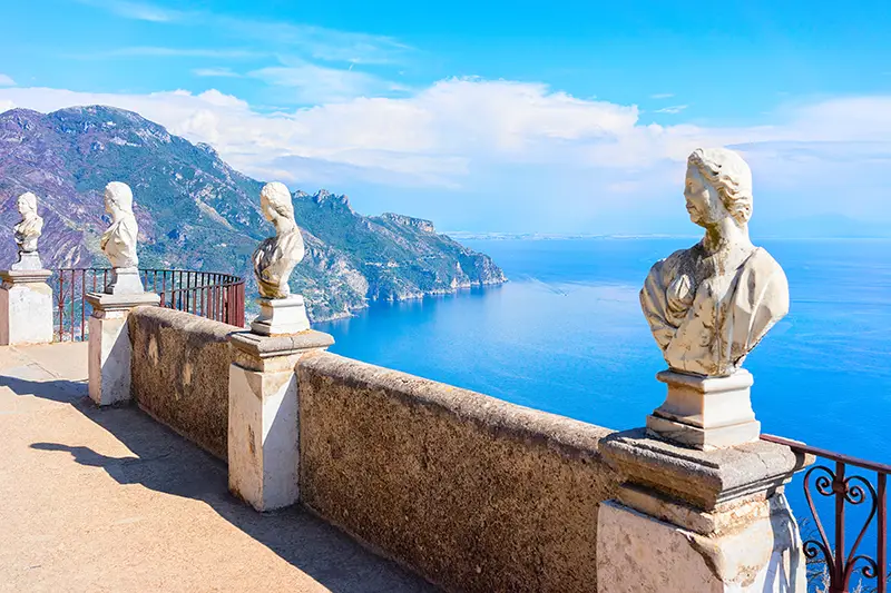 Terrazza panoramica di Villa Rufolo in Costiera Amalfitana