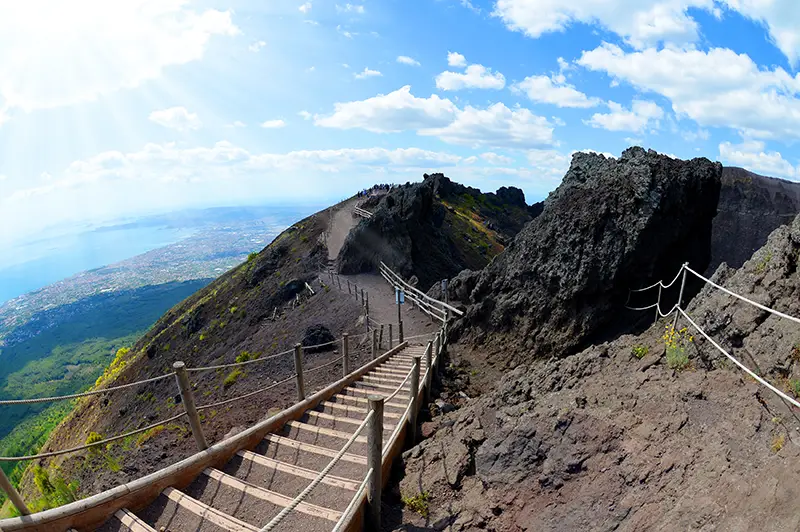 Cratere del Vesuvio visto dalla sommità
