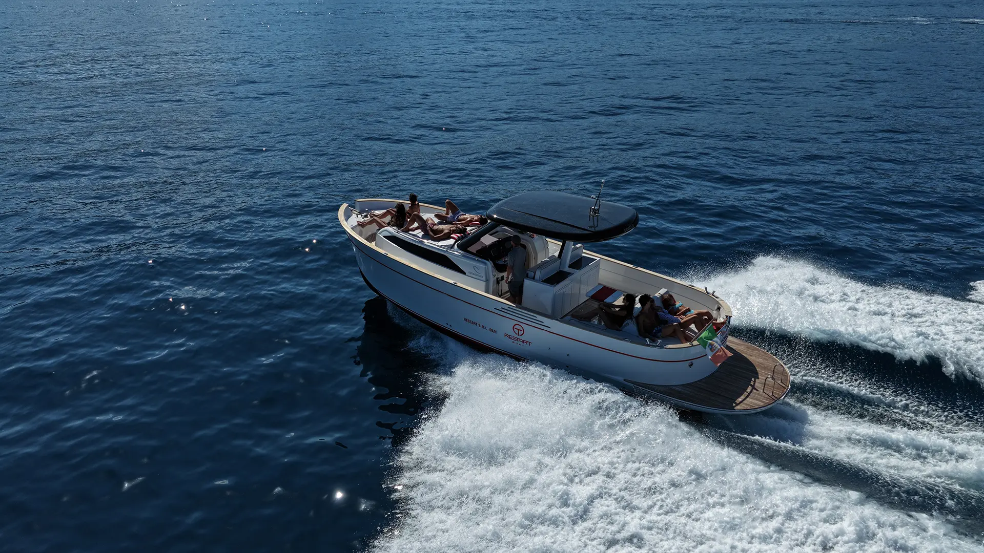 Gozzo Apreamare 35 in navigazione