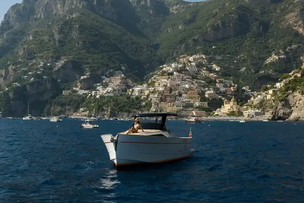 Differences Between Private and Shared Boat Tours
