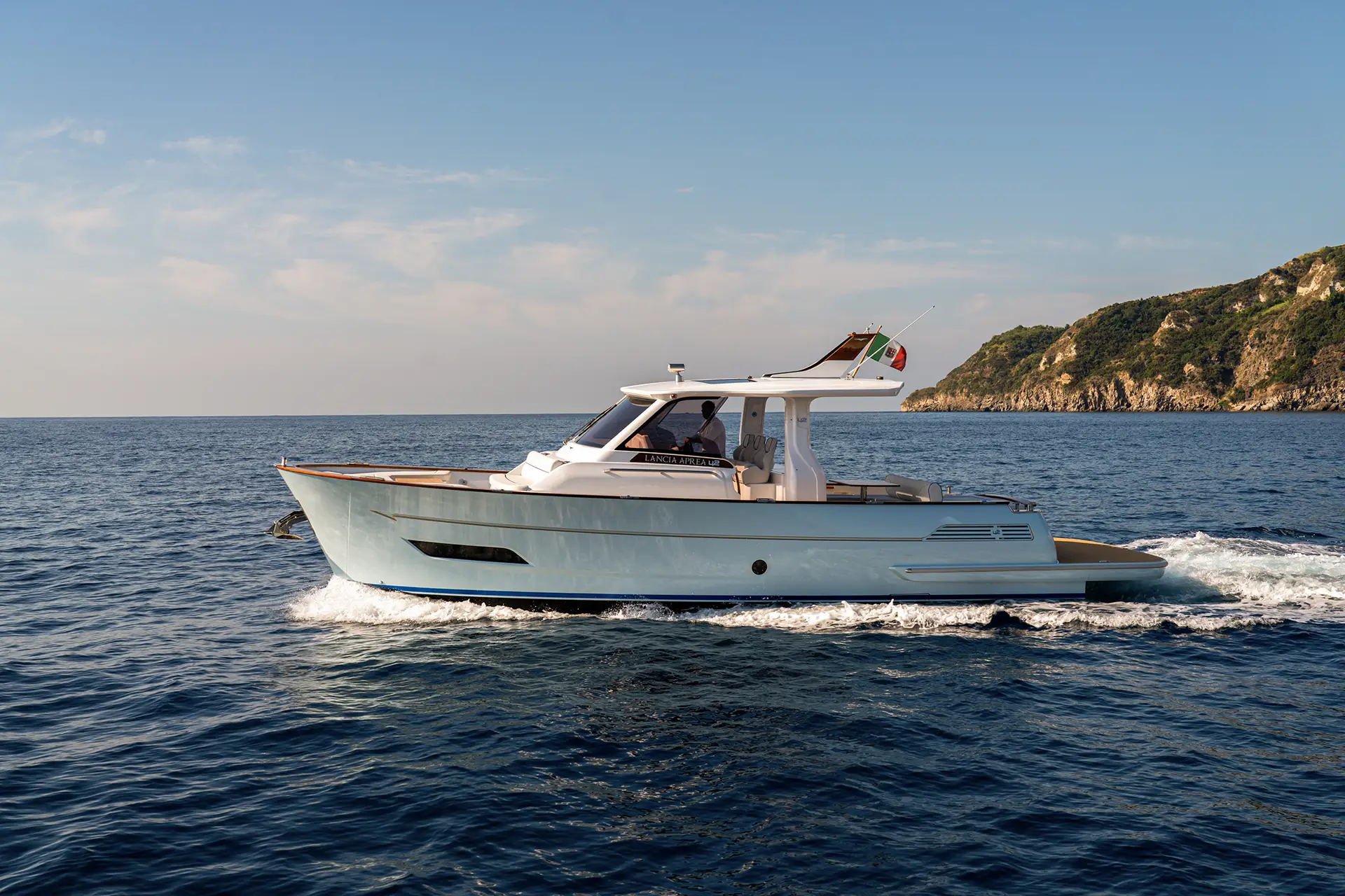 Private boat tour with skipper aboard the Lancia 42